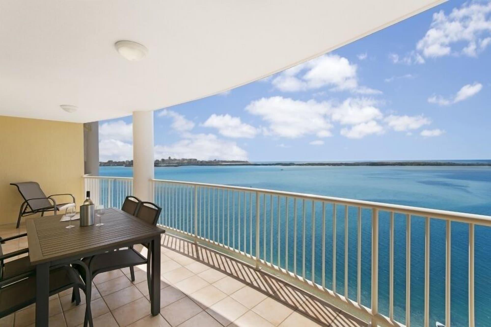 Riviere On Golden Beach Caloundra Exteriör bild