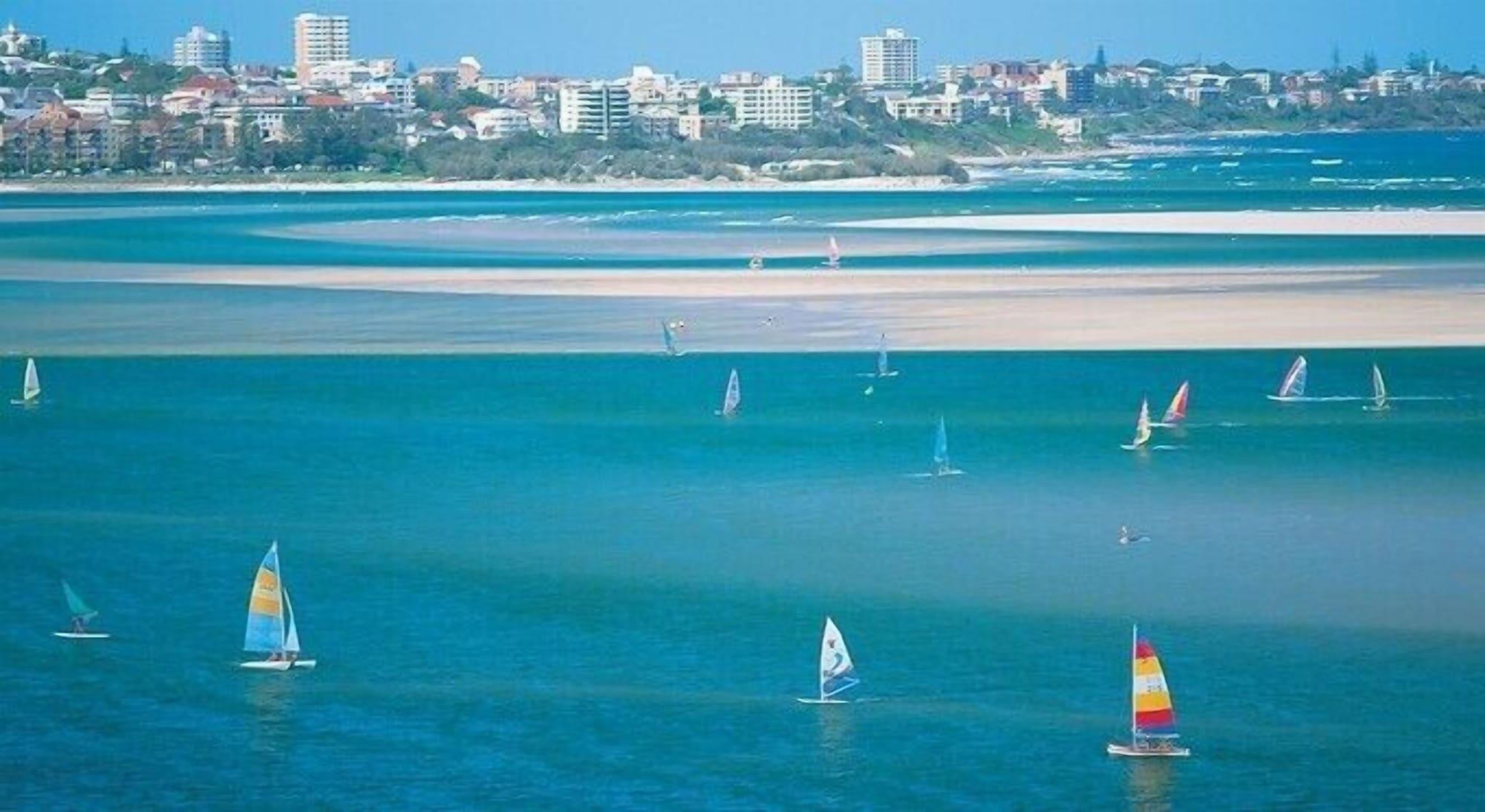Riviere On Golden Beach Caloundra Exteriör bild