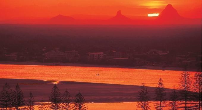 Riviere On Golden Beach Caloundra Exteriör bild