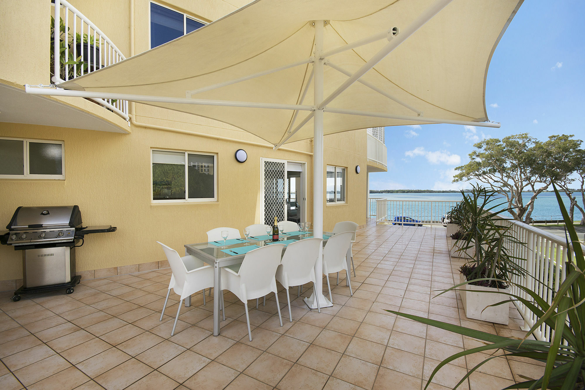Riviere On Golden Beach Caloundra Exteriör bild